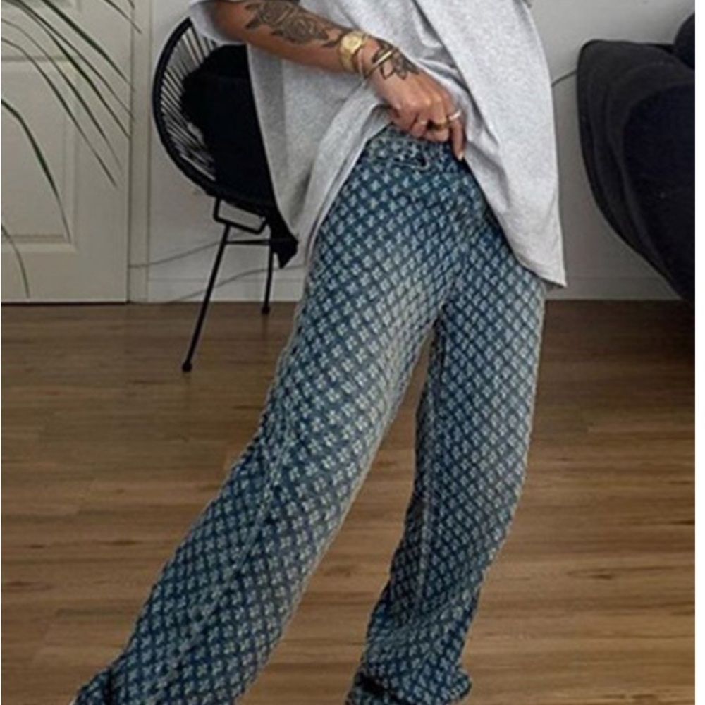 NWT🏷 Wide Leg Ripped Jeans